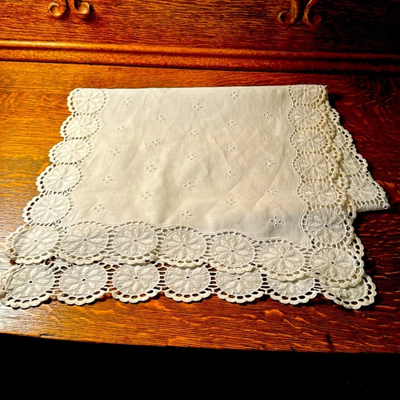 Other - Vintage Eyelet Dresser Table Runnrt